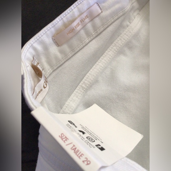 🆕GUESS WHITE DENIM HIGH RISE FLARE(Sz 28 & 29) - Picture 14 of 16
